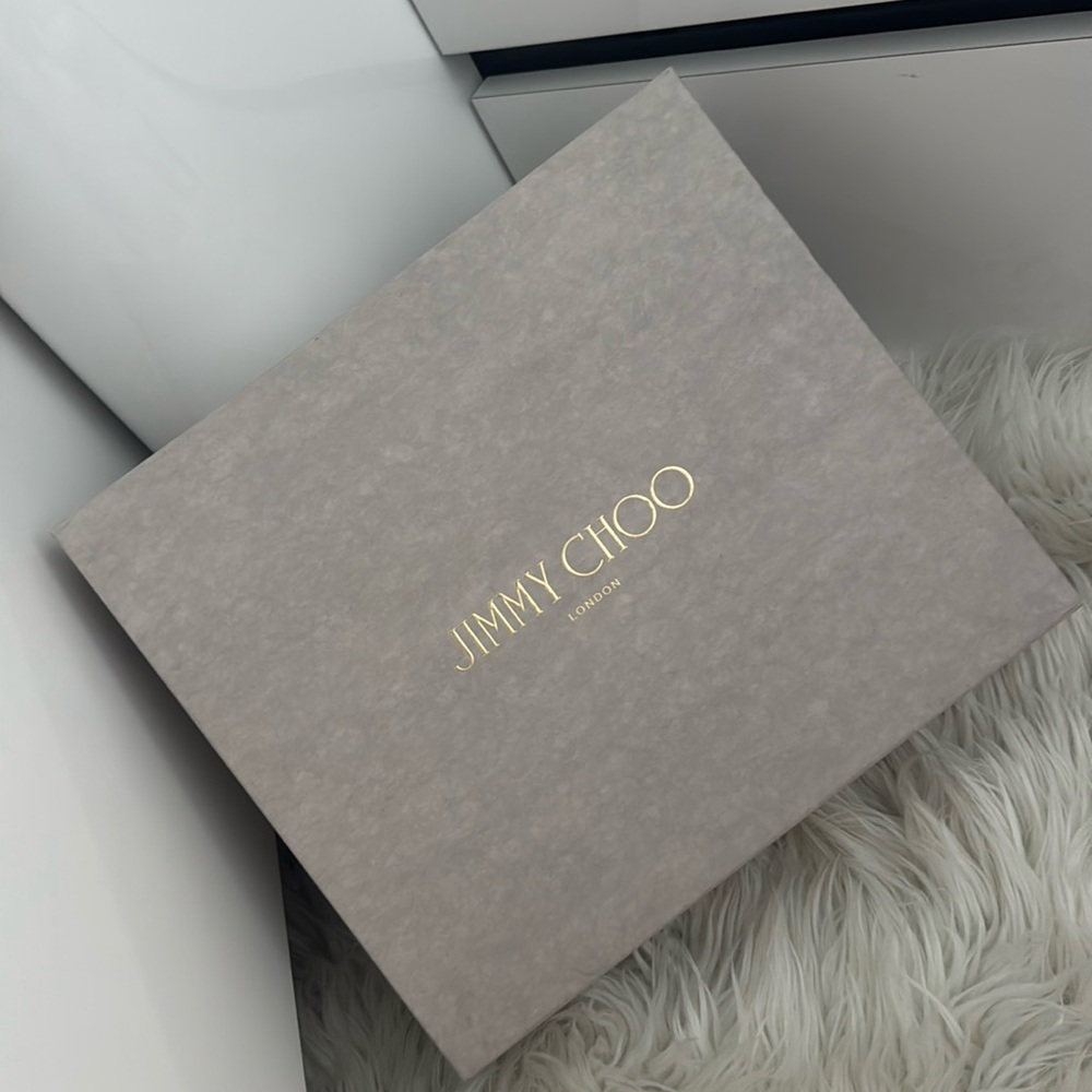 “JIMMY CHOO” Box